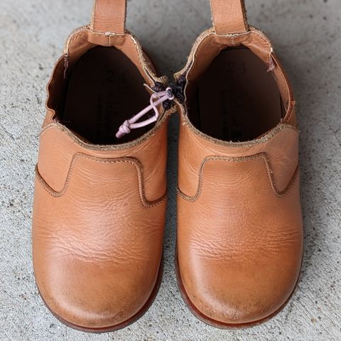 Adelisa and Co. Viajero Chelsea Boot in Unknown Natural Veg Tan
