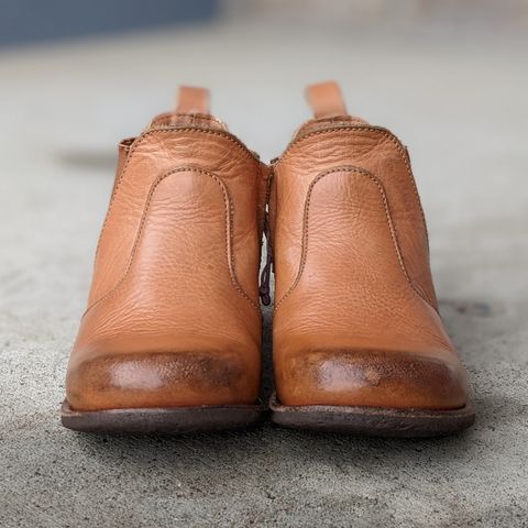 Adelisa and Co. Viajero Chelsea Boot in Unknown Natural Veg Tan