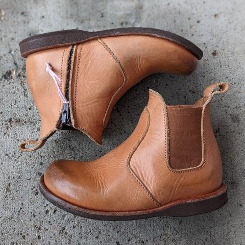 Adelisa and Co. Viajero Chelsea Boot in Unknown Natural Veg Tan