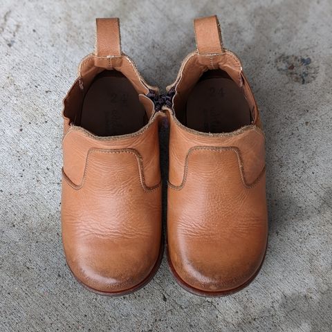 Adelisa and Co. Viajero Chelsea Boot in Unknown Natural Veg Tan