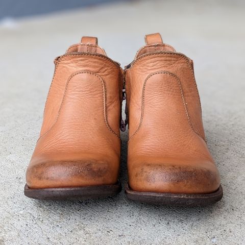 Adelisa and Co. Viajero Chelsea Boot in Unknown Natural Veg Tan