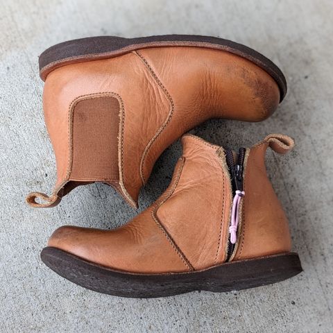 Adelisa and Co. Viajero Chelsea Boot in Unknown Natural Veg Tan