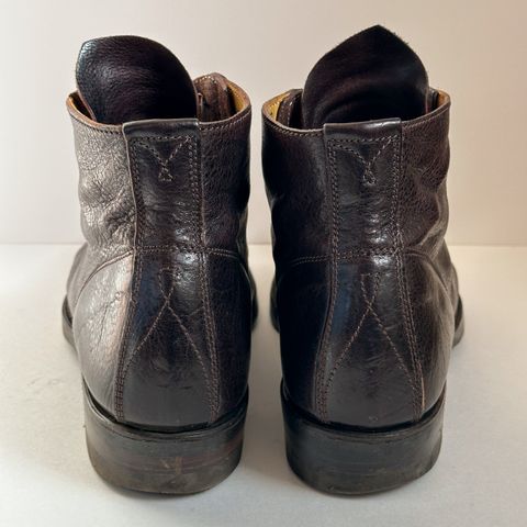 Unsung Union 6i Wholecut in Horween Dark Brown Aspen Horsefront