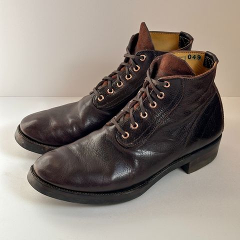 Unsung Union 6i Wholecut in Horween Dark Brown Aspen Horsefront