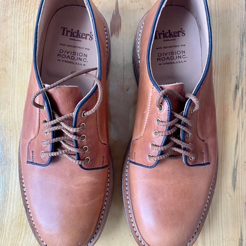 Tricker's Robert Plain Derby Shoe in Horween Natural Dublin