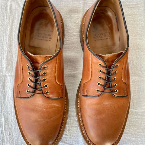 Tricker's Robert Plain Derby Shoe in Horween Natural Dublin