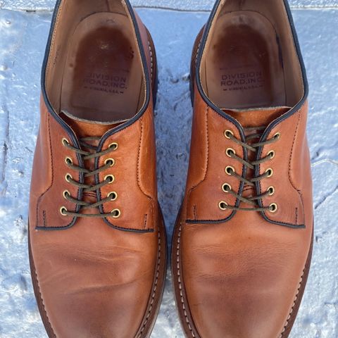 Tricker's Robert Plain Derby Shoe in Horween Natural Dublin
