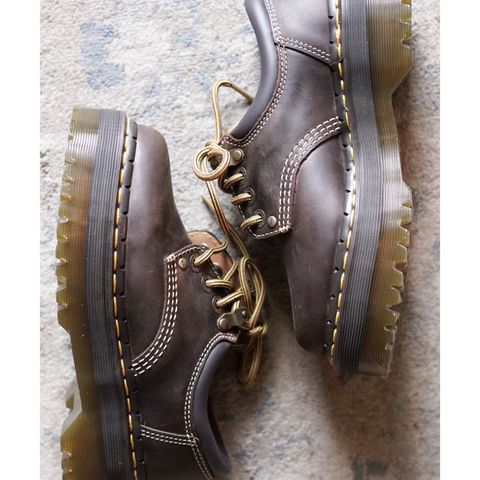 Dr. Martens 8053 Shoes in Dark Brown Crazy Horse