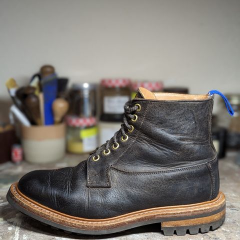 Tricker's Ripon Derby Field Boot in C.F. Stead Flint Waxed Kudu