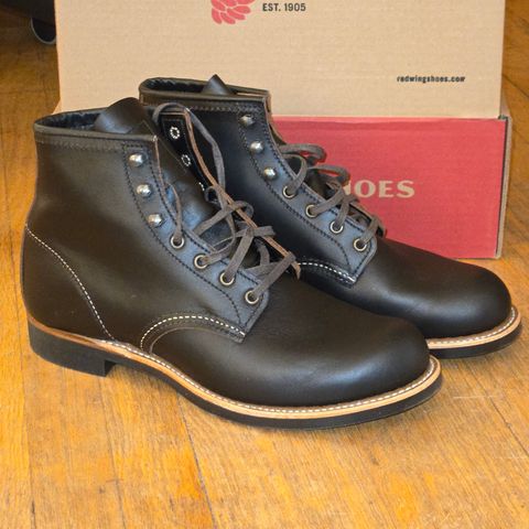Red Wing Blacksmith in S.B. Foot Black Prairie