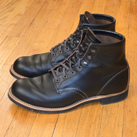 Red Wing Blacksmith in S.B. Foot Black Prairie