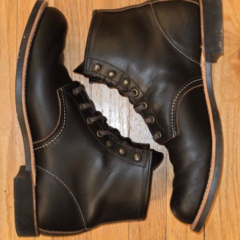 Red Wing Blacksmith in S.B. Foot Black Prairie