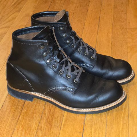 Red Wing Blacksmith in S.B. Foot Black Prairie