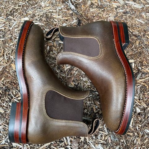 Benzein The Seventh Chelsea Boot in Horween Olive Waxed Flesh