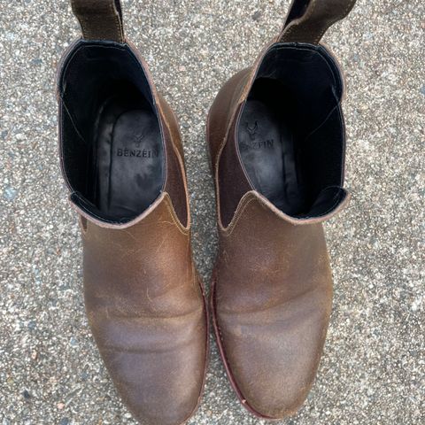 Benzein The Seventh Chelsea Boot in Horween Olive Waxed Flesh