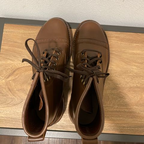 Julian Boots Bowery in Horween Cigar Shell Cordovan