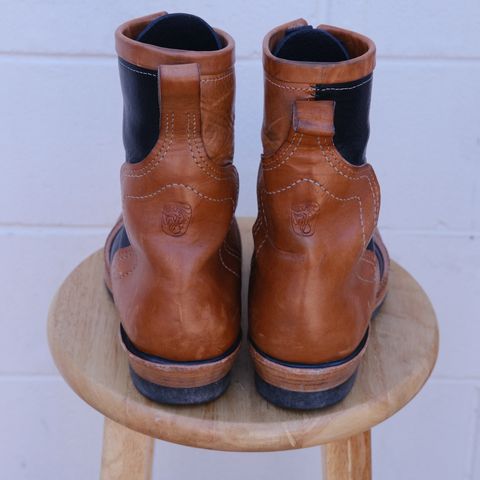 Sunhouse Goods Model 0 in Maryam Natural TPR Horsebutt