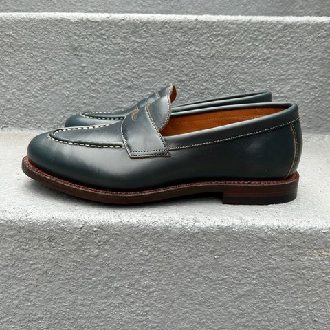 Grant Stone Traveler Penny in Horween Navy Chromexcel