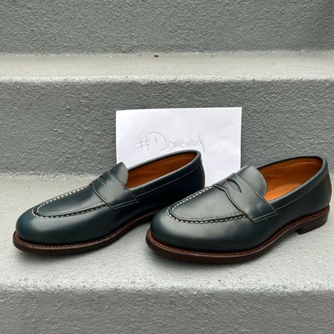 Grant Stone Traveler Penny in Horween Navy Chromexcel