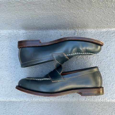 Grant Stone Traveler Penny in Horween Navy Chromexcel