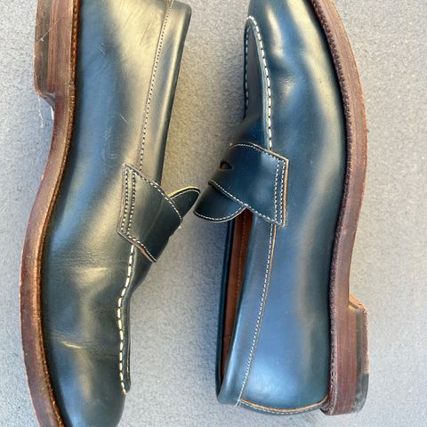 Grant Stone Traveler Penny in Horween Navy Chromexcel