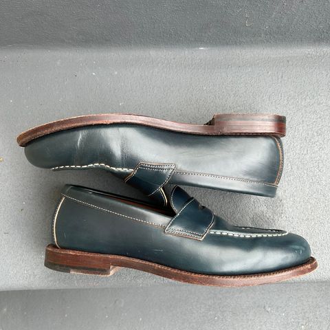 Grant Stone Traveler Penny in Horween Navy Chromexcel
