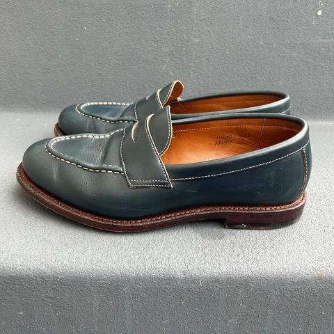 Grant Stone Traveler Penny in Horween Navy Chromexcel