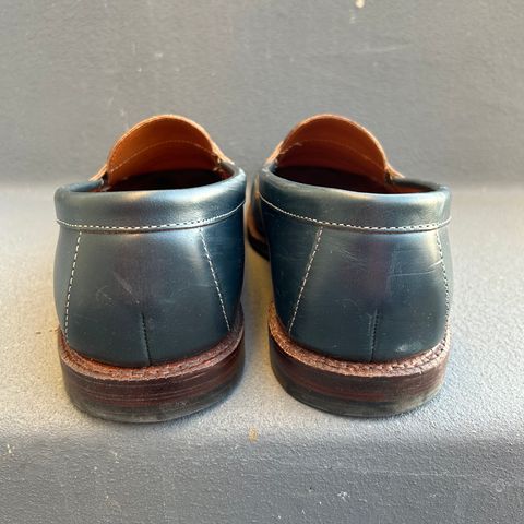 Grant Stone Traveler Penny in Horween Navy Chromexcel