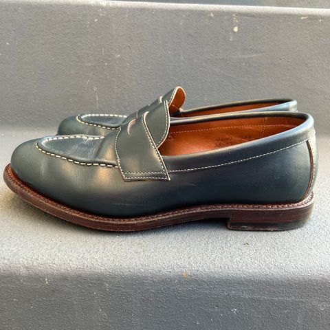Grant Stone Traveler Penny in Horween Navy Chromexcel
