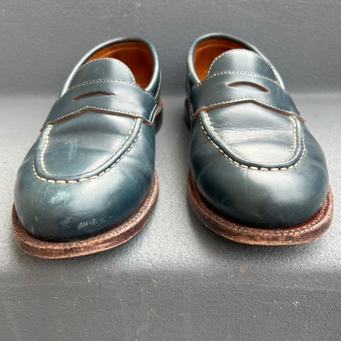 Grant Stone Traveler Penny in Horween Navy Chromexcel