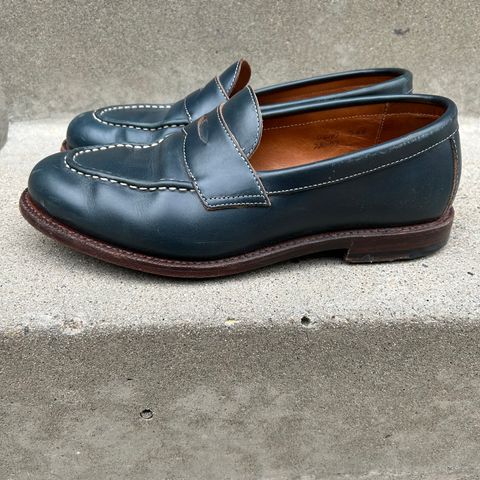 Grant Stone Traveler Penny in Horween Navy Chromexcel
