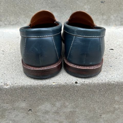 Grant Stone Traveler Penny in Horween Navy Chromexcel