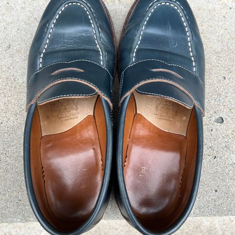 Grant Stone Traveler Penny in Horween Navy Chromexcel