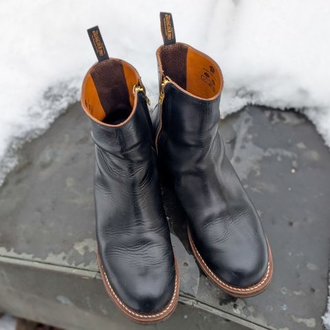 View photo of Rolling Dub Trio Casper Boot in Horween Black Chromexcel