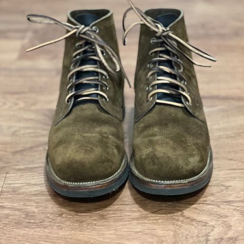 Viberg Service Boot in Horween Mushroom Chamois Roughout