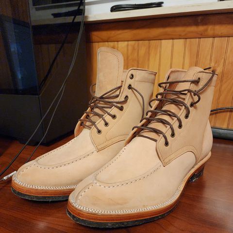 Renav Unlisted Model in Unlisted Leather