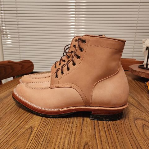 Renav Unlisted Model in Unlisted Leather
