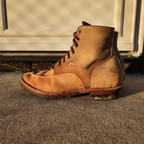 Renav Unlisted Model in Unlisted Leather