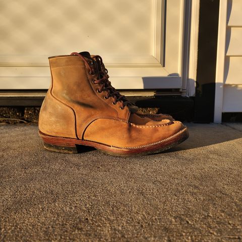 Renav Unlisted Model in Unlisted Leather