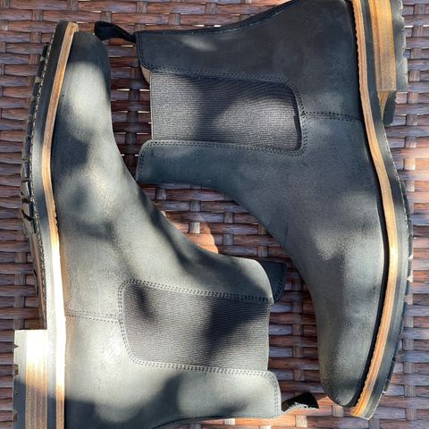 Mark Albert Chelsea Boot in C.F. Stead Black Waxy Commander Suede