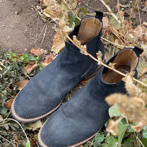 Mark Albert Chelsea Boot in C.F. Stead Black Waxy Commander Suede
