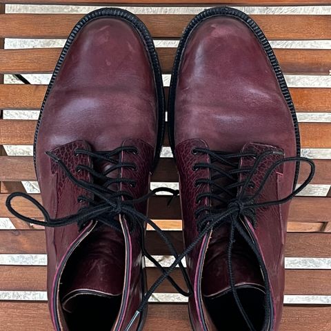Arno Galno in Maryam Burgundy TPR Horsebutt & Law Tanning Black Cherry Big Horn Shrunken Bison
