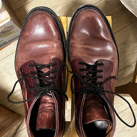 Arno Galno in Maryam Burgundy TPR Horsebutt & Law Tanning Black Cherry Big Horn Shrunken Bison