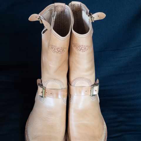 Wesco Mister Lou in Maryam Natural Horsebutt