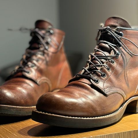 View photo of Red Wing Beckman in S.B. Foot Cigar Featherstone