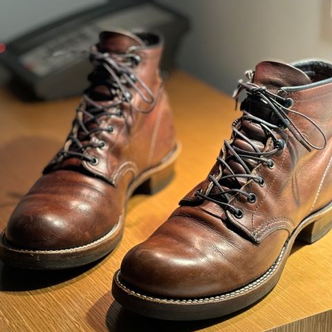 View photo of Red Wing Beckman in S.B. Foot Cigar Featherstone