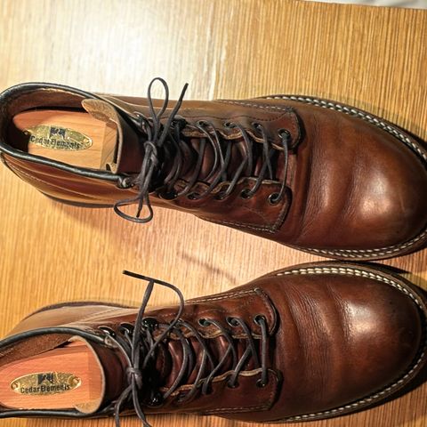 View photo of Red Wing Beckman in S.B. Foot Cigar Featherstone