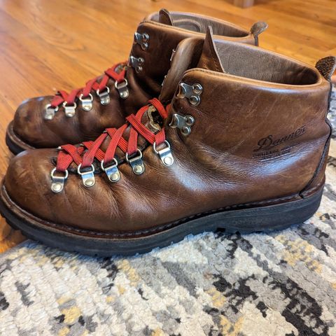 View photo of Danner Mountain Light in Cascade Clovis Full Grain