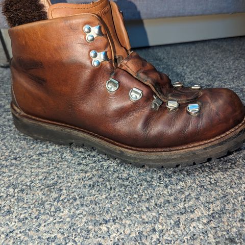 View photo of Danner Mountain Light in Cascade Clovis Full Grain