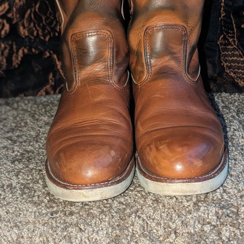 View photo of Red Wing Pecos in Unknown Leather